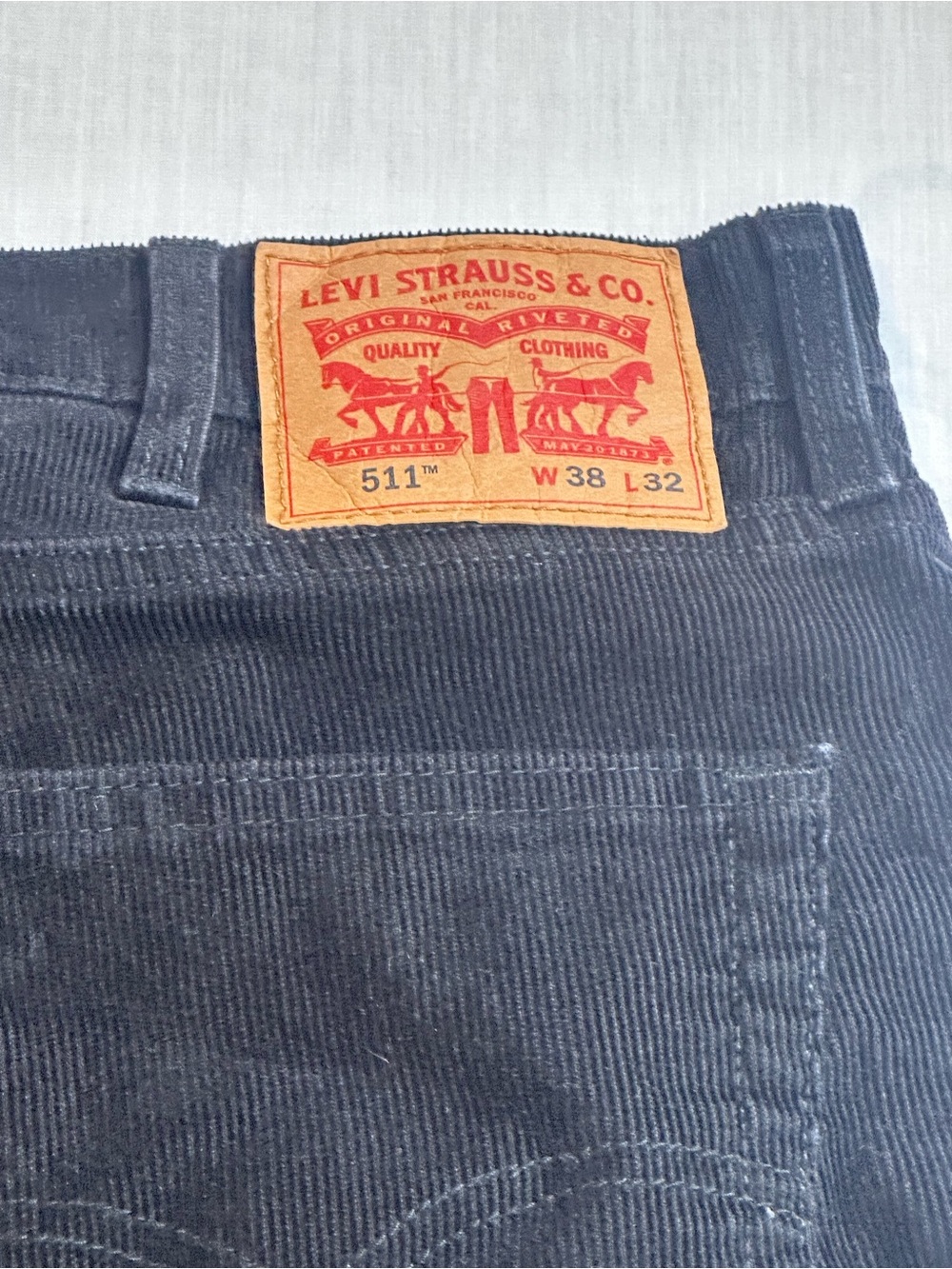 Levi’s 511 Men’s Black Corduroy Slim Fit Pants WaterLess construction - Picture 4 of 9